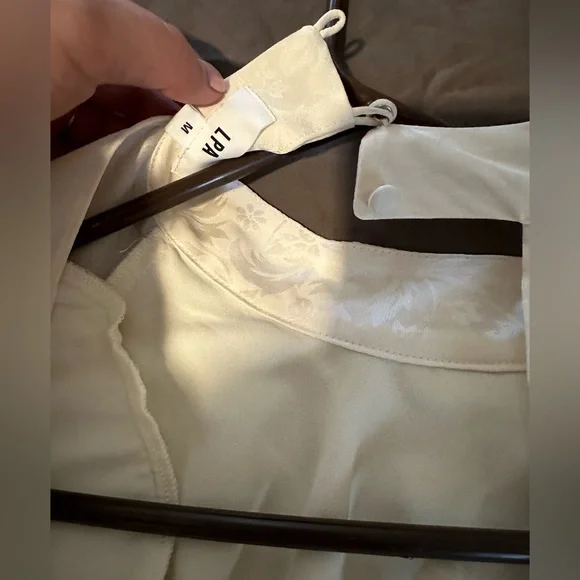 LPA Lia open back top with shoulder pads - Picture 5 of 6